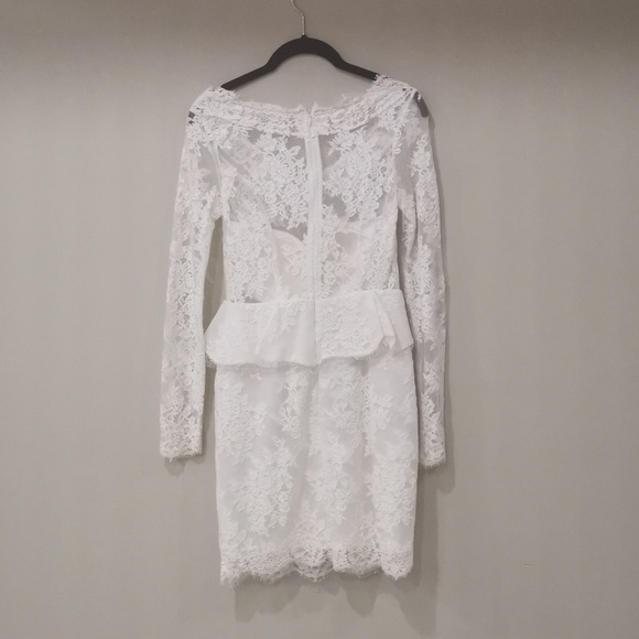 Leedy | Lace Dress - Picture 6 of 6